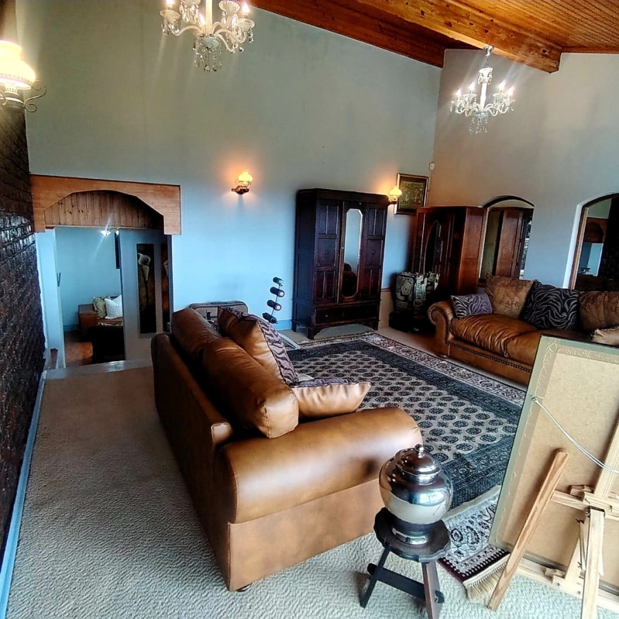 5 Bedroom Property for Sale in Beacon Bay Eastern Cape